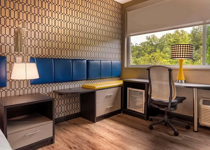 Glo Hotel Asheville-Blue Ridge Parkway